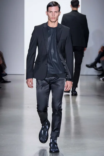 Look 37